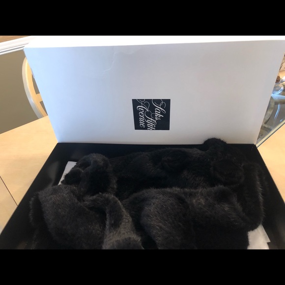 Mink wrap from Saks Fifth Avenue-Never used - Picture 1 of 6